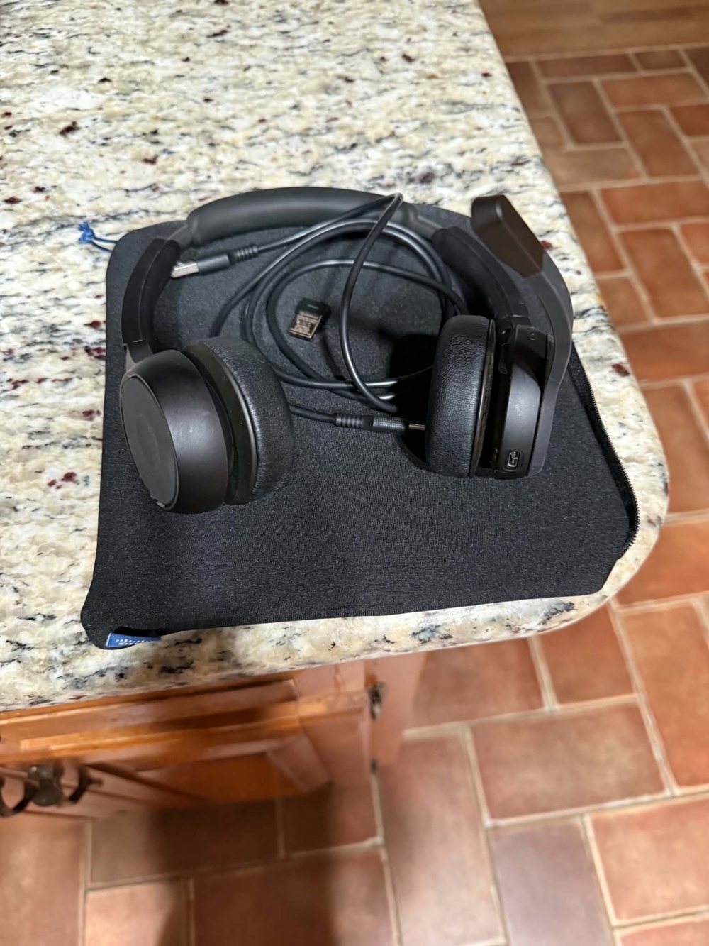 Cisco Carbon Black Wireless On-Ear Headset